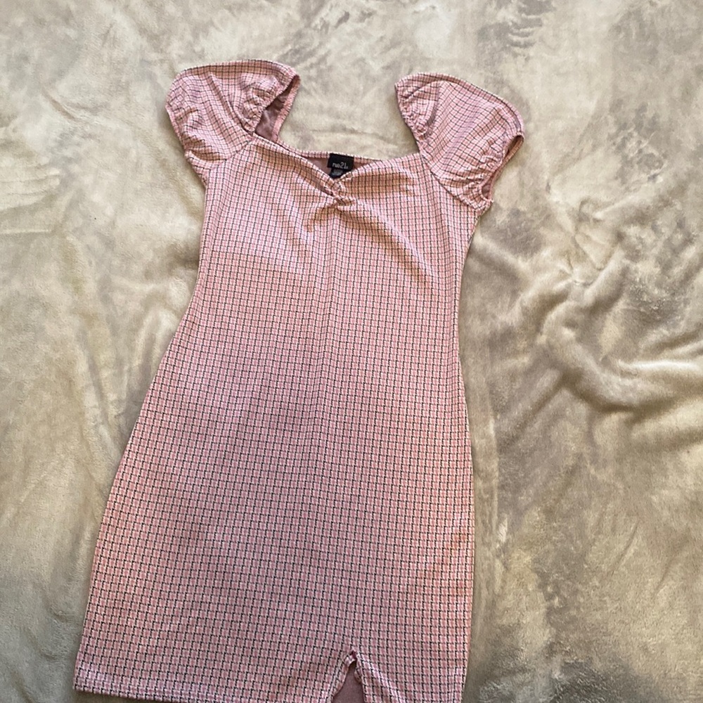 Pink and Purple Puffy Shoulder Dress